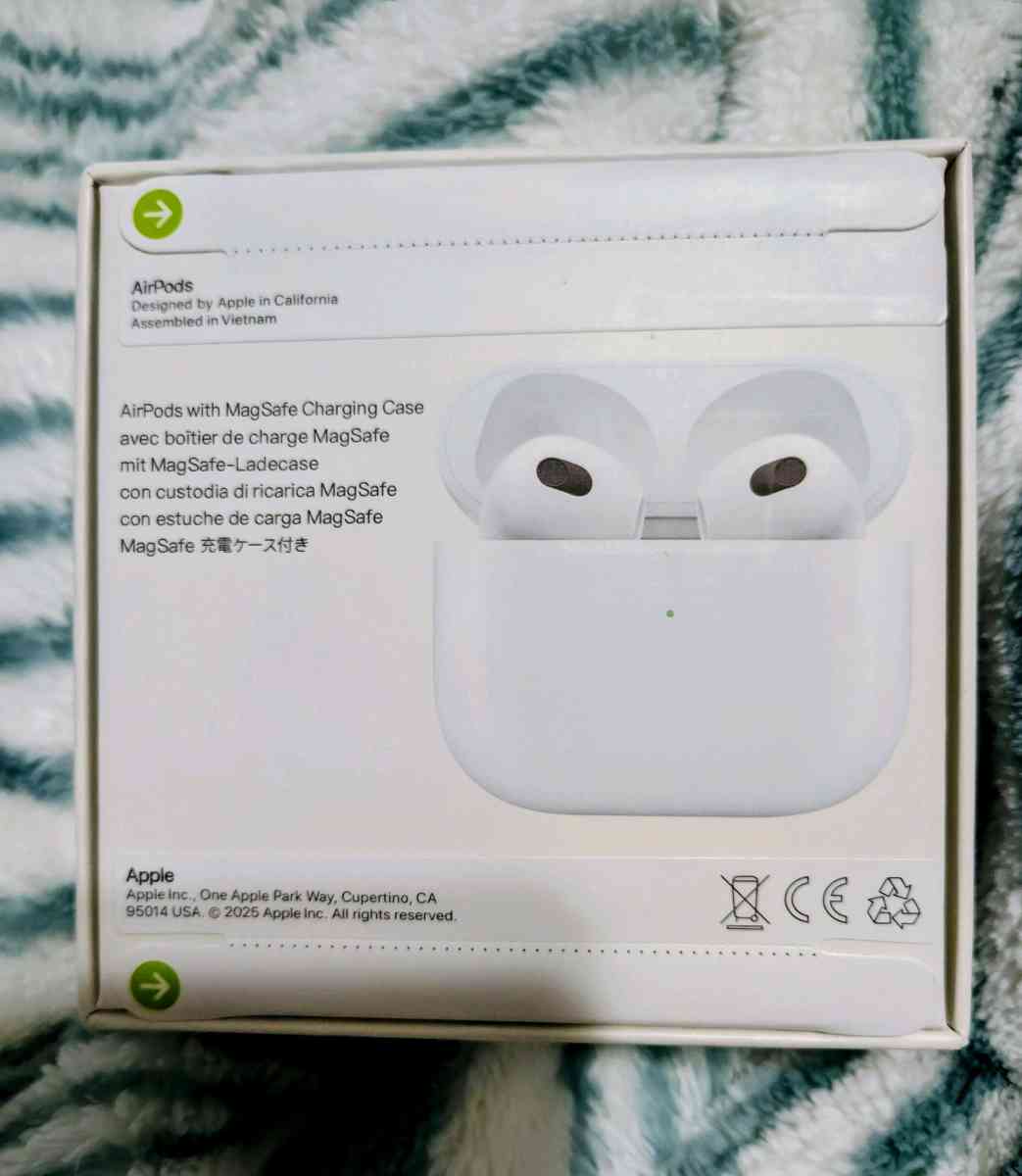 apple earphones - Alicia, Arkansas - FleaMarketBay