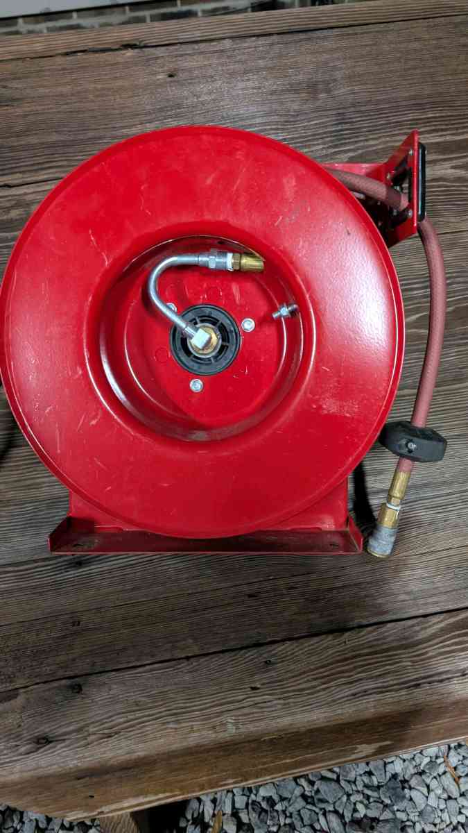 ReelCraft Retractable Air Hose reel - Bear Creek, North Carolina - FleaMarketBay