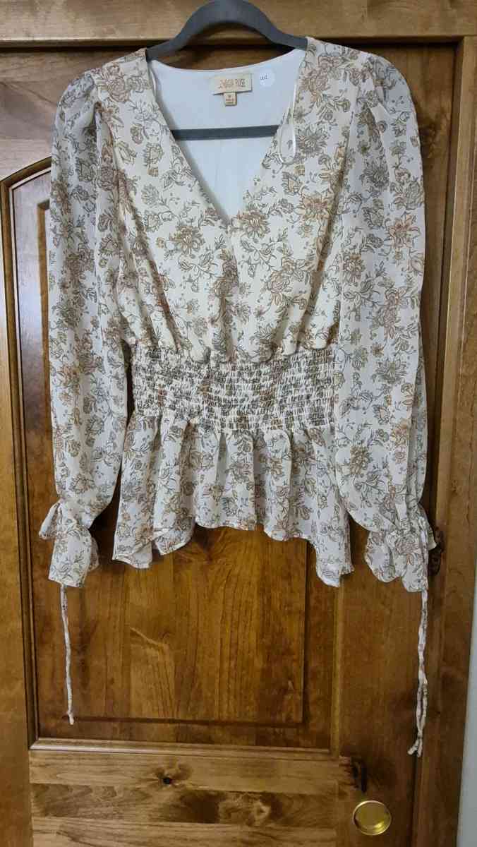 London Rose floral blouse - Loomis, California