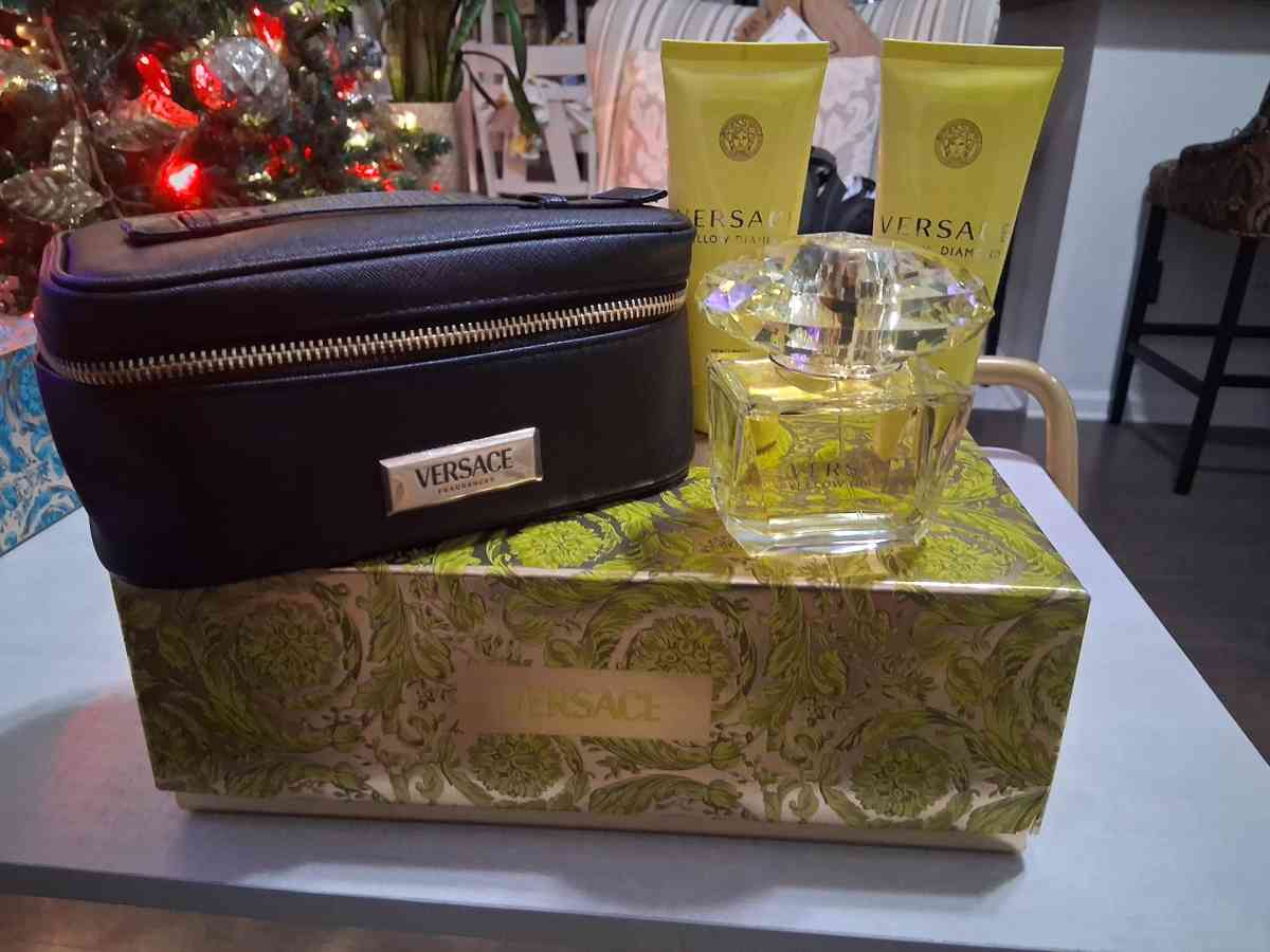VERSACE YELLOW DIAMOND Perfume - Fayetteville, Georgia