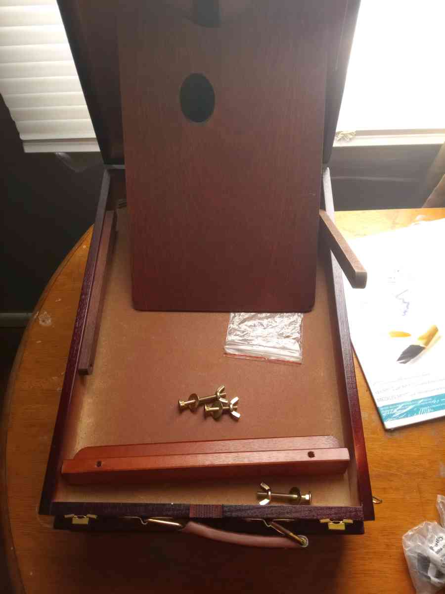 Travel easel complete with supplies - Dayton, Ohio - FleaMarketBay