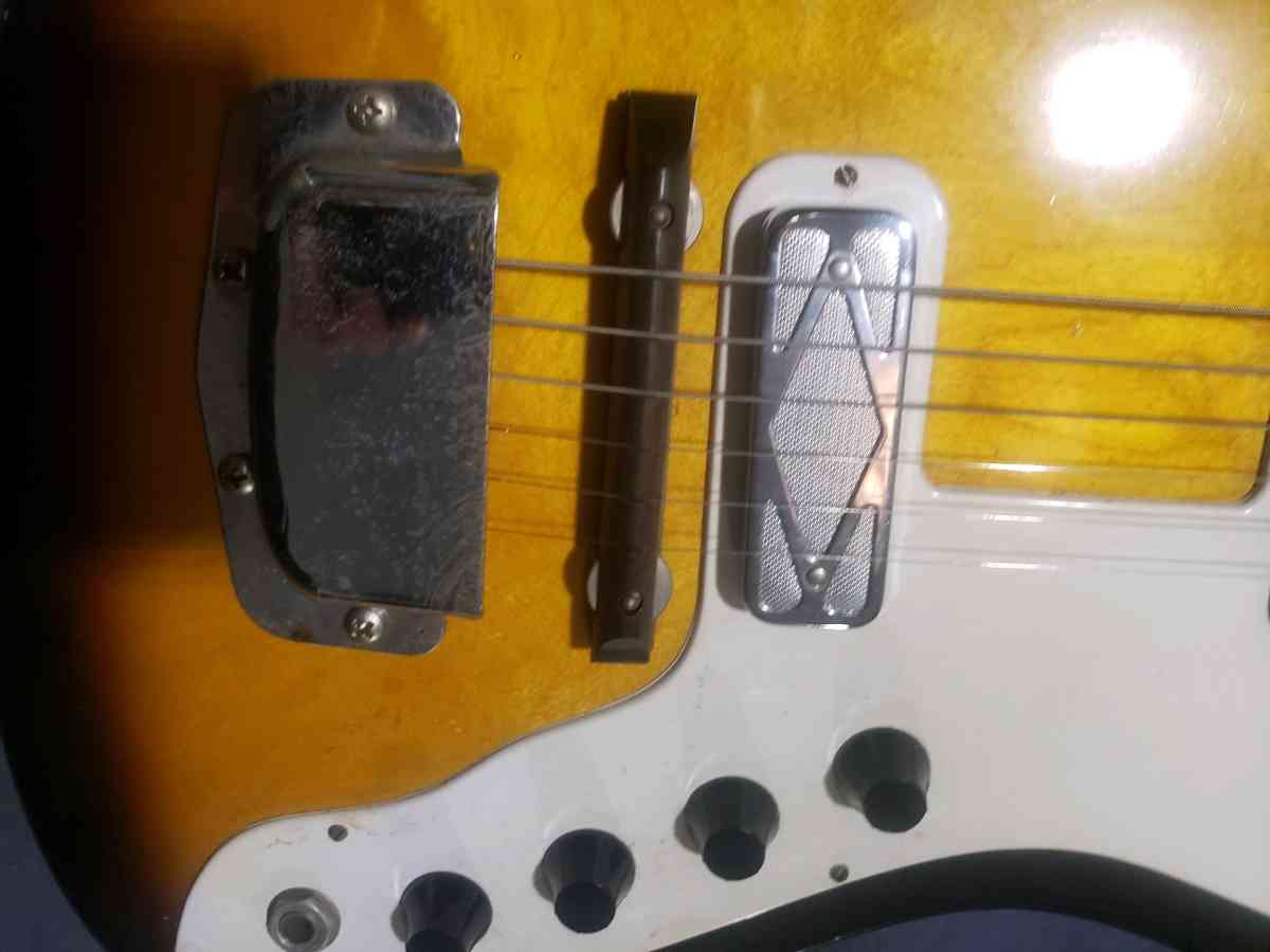 Silvertone Bobcat Guitar with Case by Holiday and Harmon - Shelby, North Carolina - FleaMarketBay