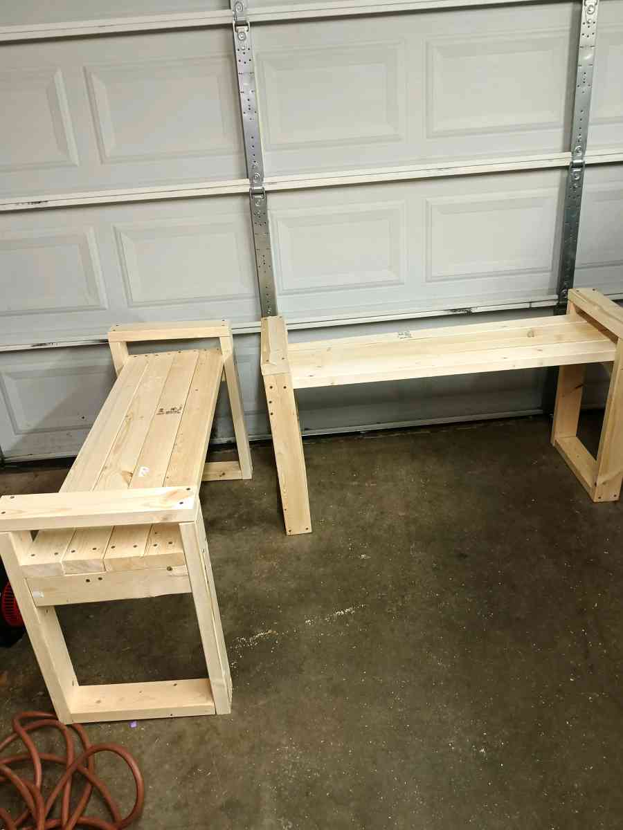 entry way are Hall way benches - Greenville, South Carolina - FleaMarketBay