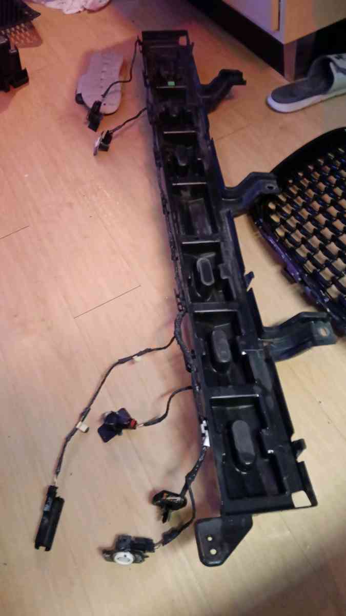 OEM Mopar Chrysler 300 grille shock absorber fog light - Detroit, Michigan - FleaMarketBay