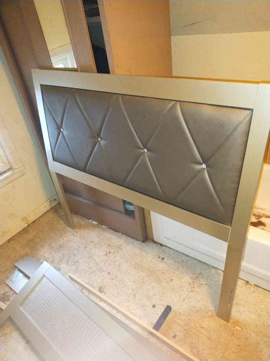 2 footboard headboards and frame