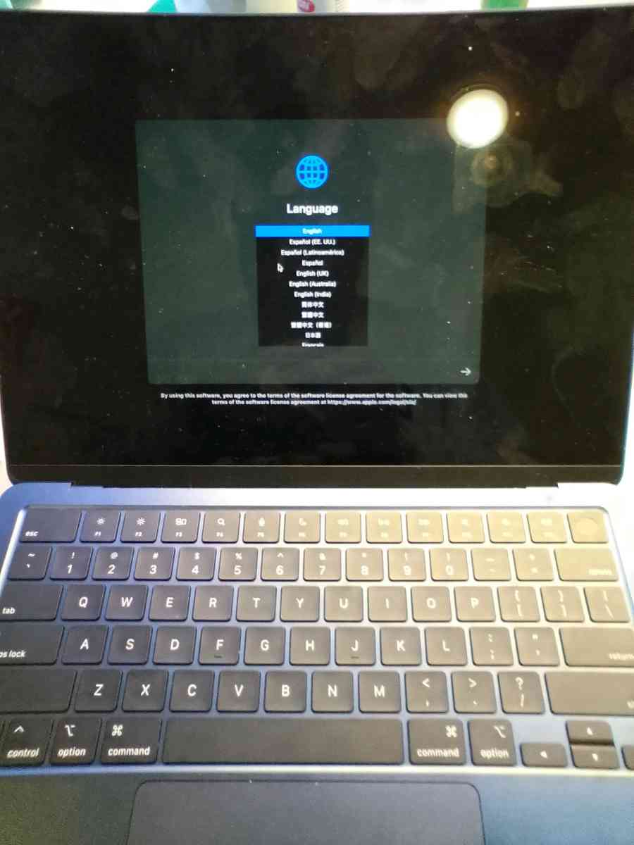 MACBOOK AIR 2025 - Bellevue, Washington - FleaMarketBay