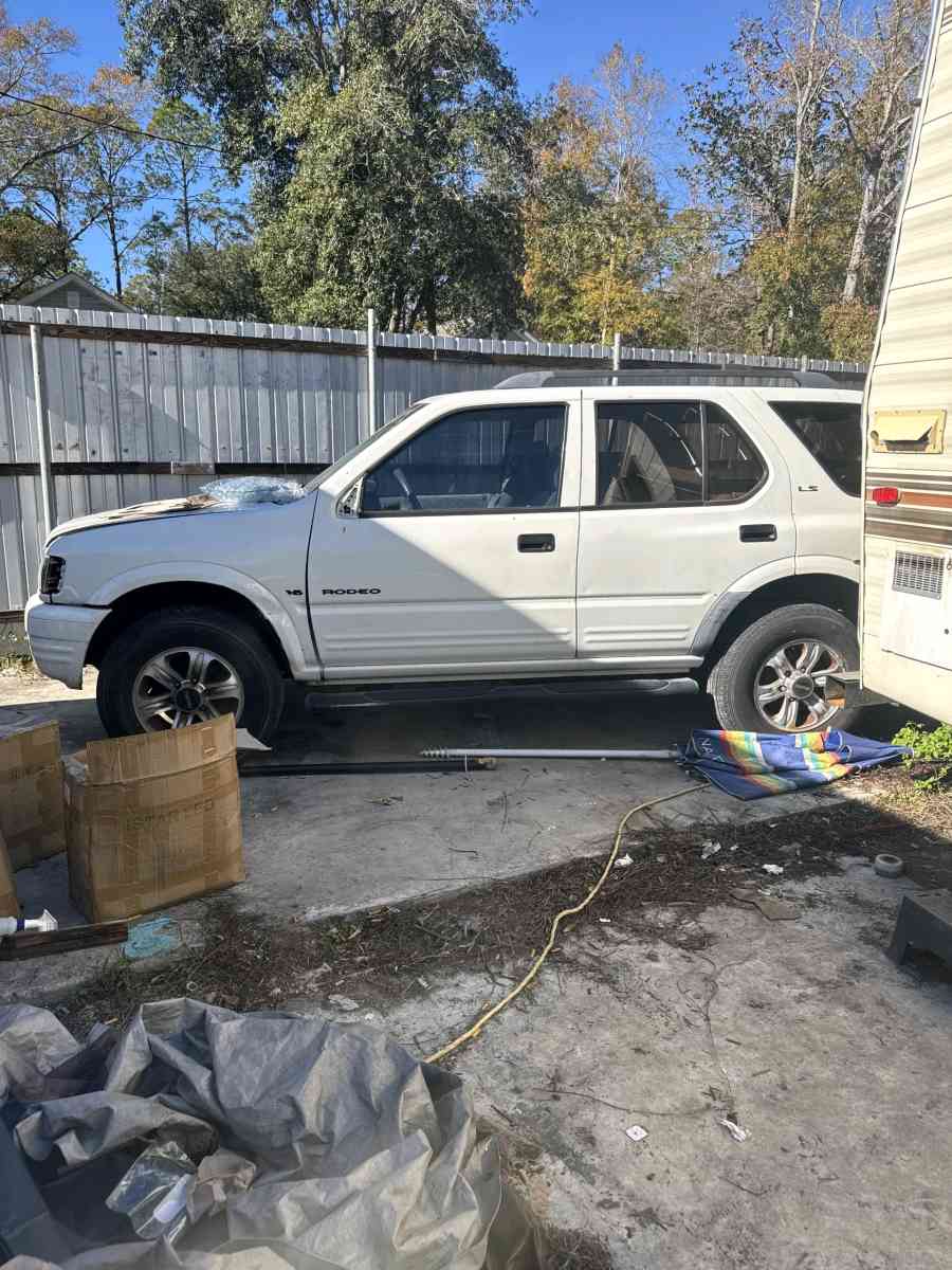 1999 Isuzu Rodeo - Acme, Louisiana - FleaMarketBay