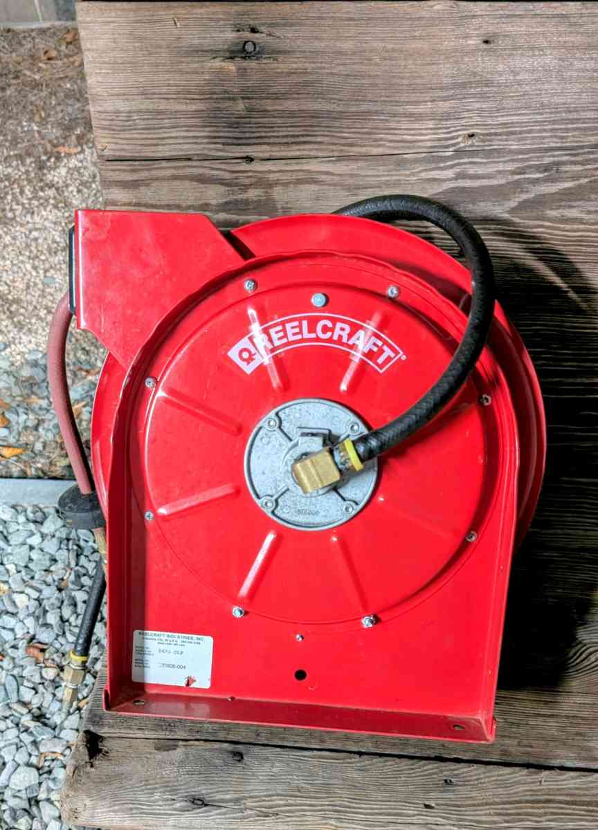 ReelCraft Retractable Air Hose reel - Bear Creek, North Carolina - FleaMarketBay