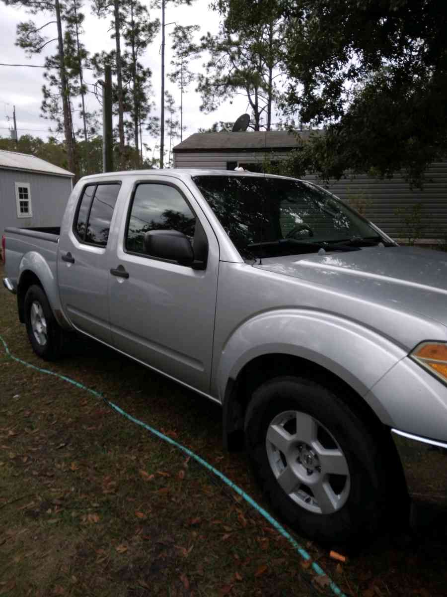 2005 Nissan 4 door crew cab pick up truck V6 - Hastings, Florida - FleaMarketBay
