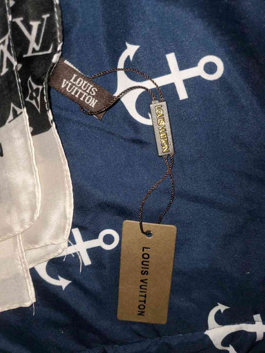 Louis Vuitton Black Anchor Monogram Silk Scarf - Chester Gap, Virginia - FleaMarketBay