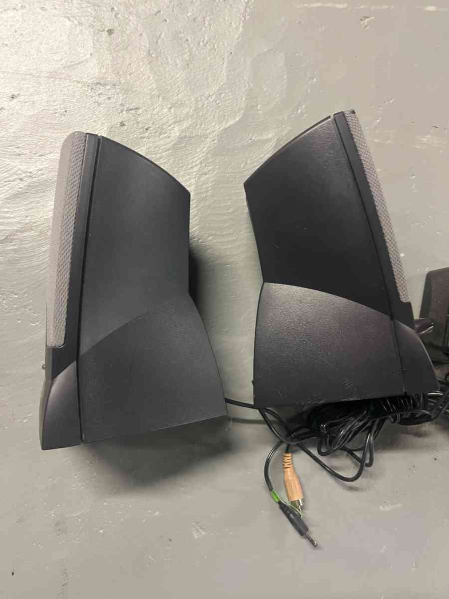 Used Harman Kardon Speakers with Power Supply - Piscataway, New Jersey - FleaMarketBay