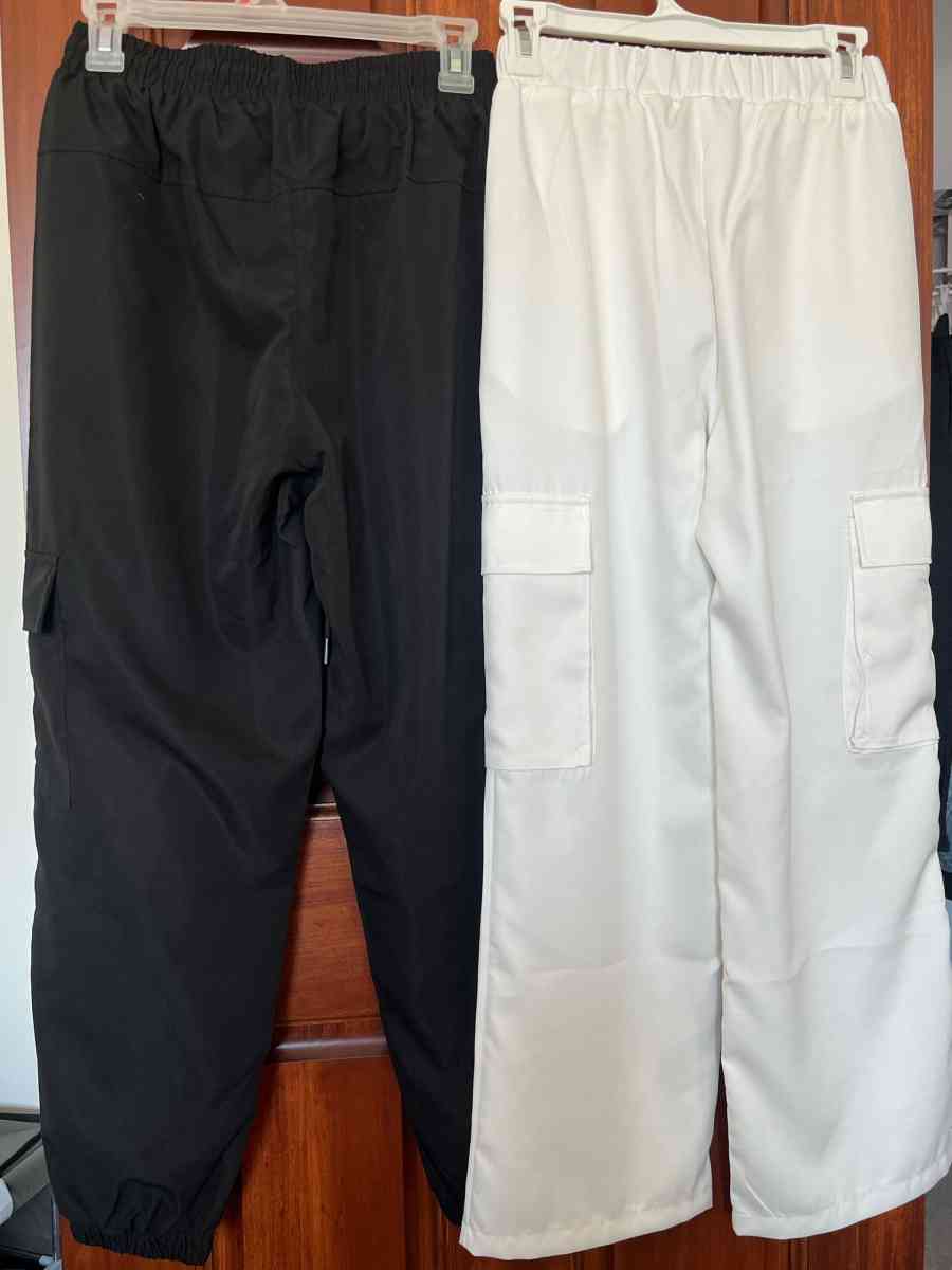 Y2K Cross Graphic  White Cargo Pants Size XS - Willowbrook, Illinois - FleaMarketBay