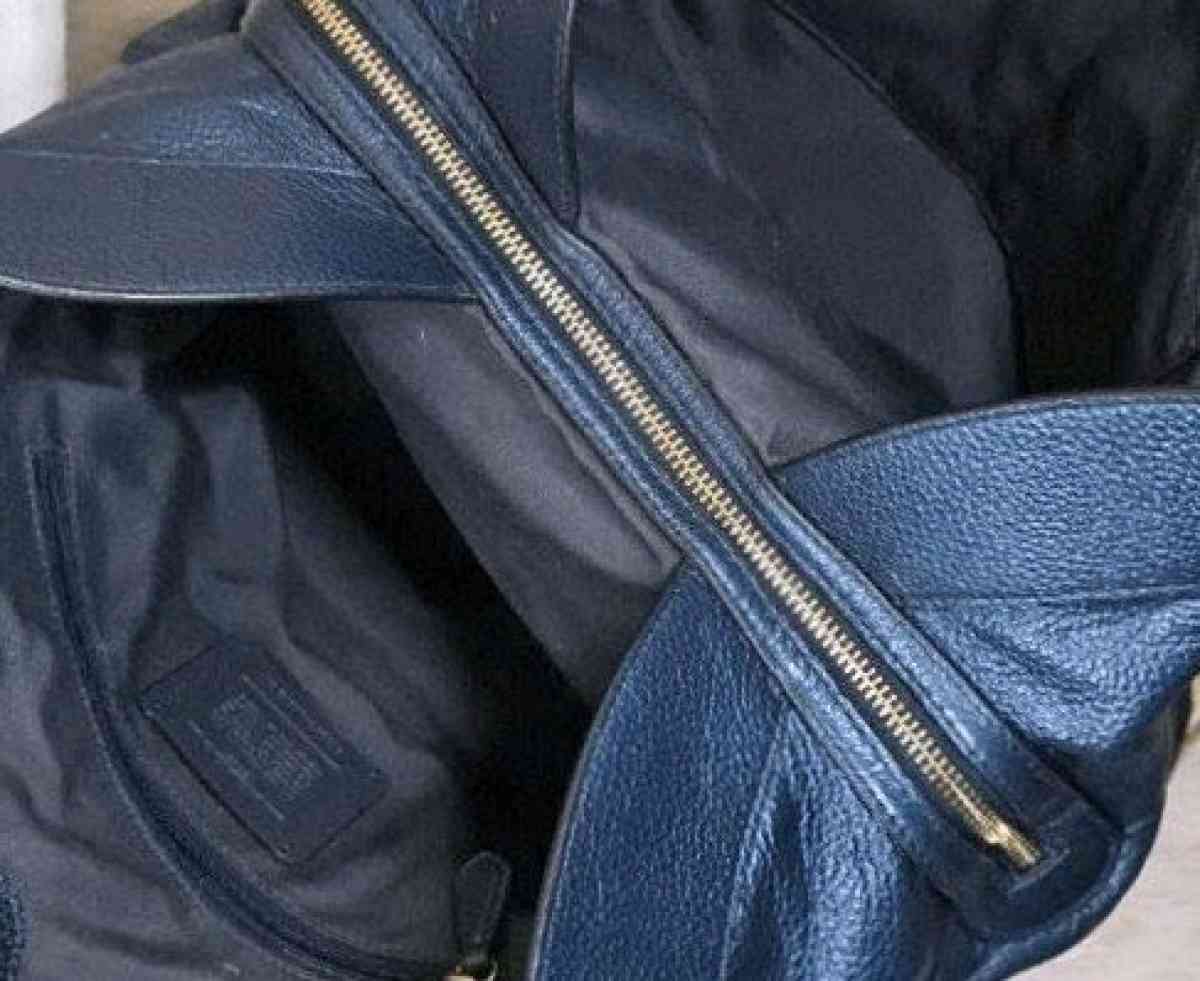 coach metallic blue bag - Columbus, Mississippi - FleaMarketBay