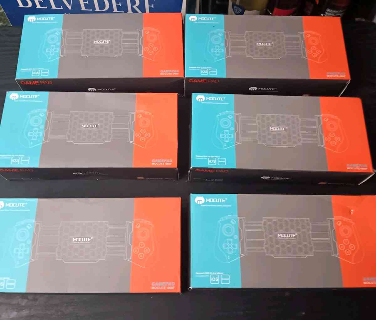 MOCUTE SMARTPHONE GAMING CONTROLLER - Bronx, New York - FleaMarketBay