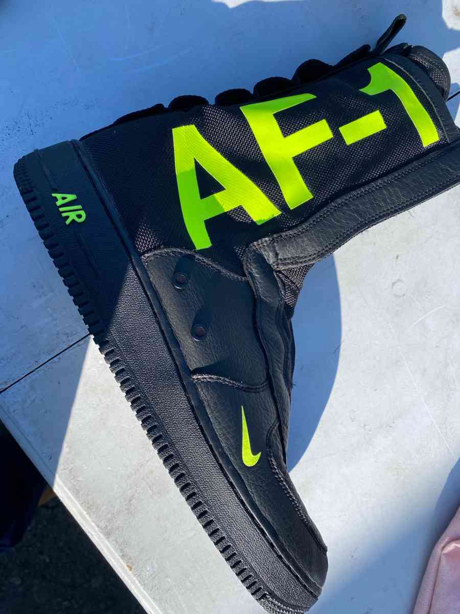 Air Force One - Adelanto, California - FleaMarketBay