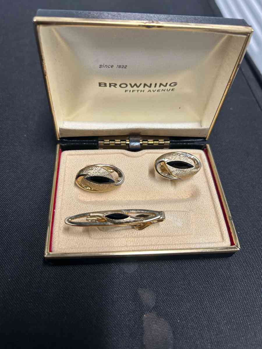 BROWNING FIFTH AVENUE CUFF LINK SET - Hackensack, New Jersey