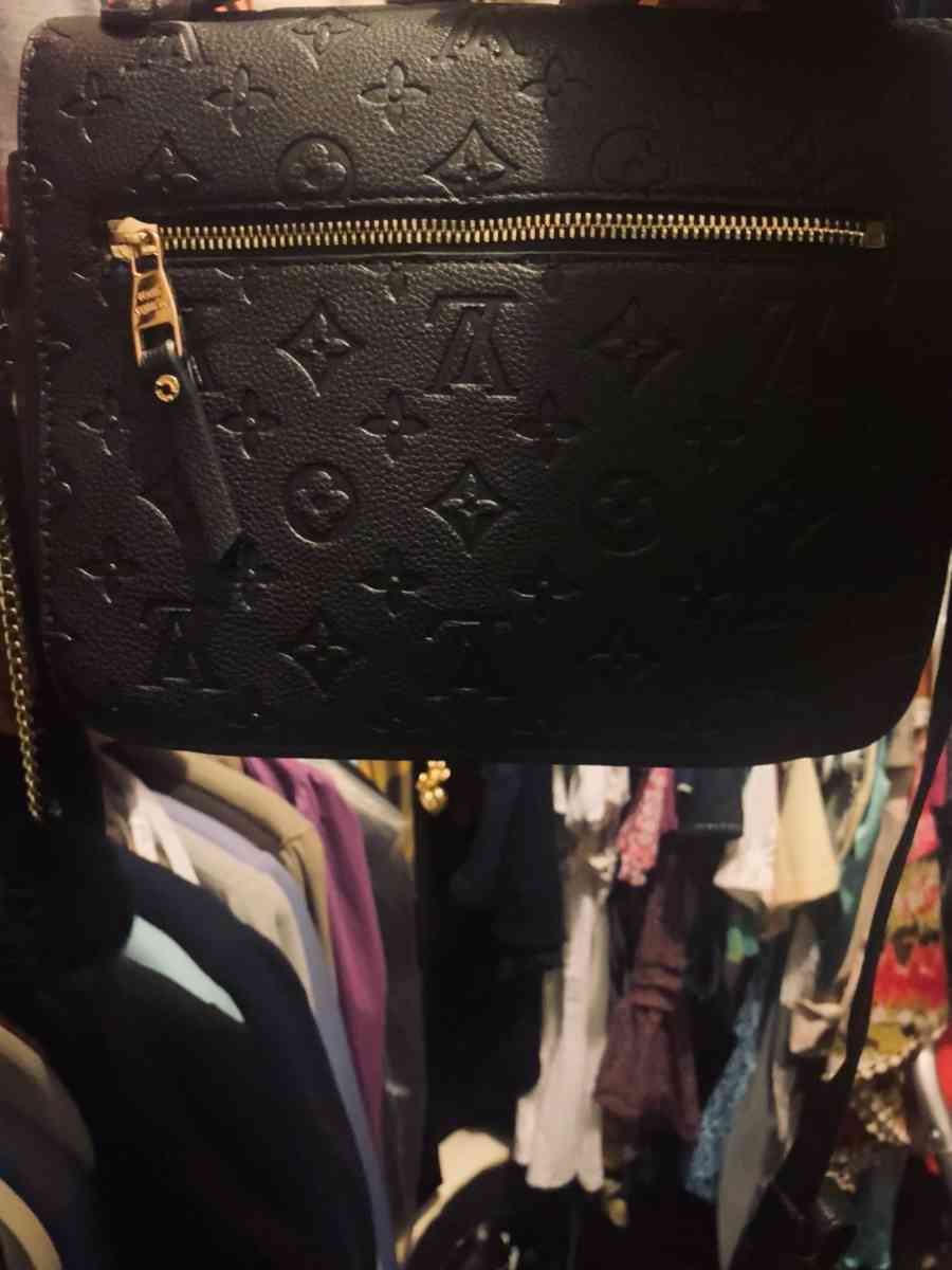 LV Pochette Mtis - Cape Coral, Florida - FleaMarketBay