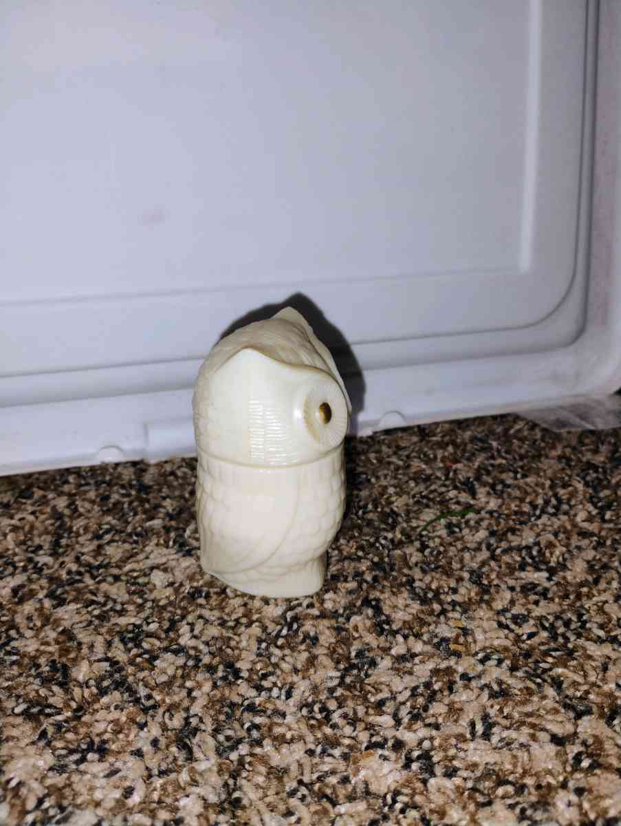 vintage avon screech owl milk glass perfume jar in amazing - Omaha, Nebraska - FleaMarketBay