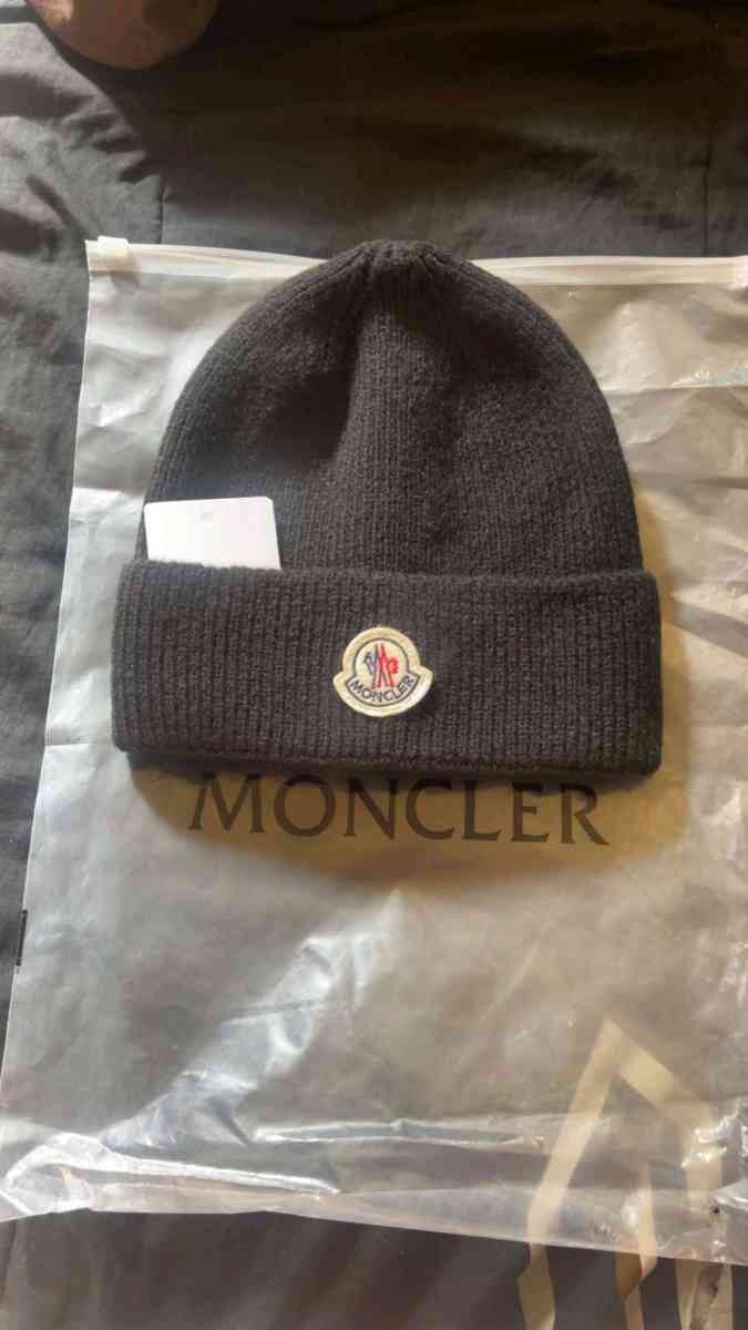 moncler beanies - Orlando, Florida - FleaMarketBay