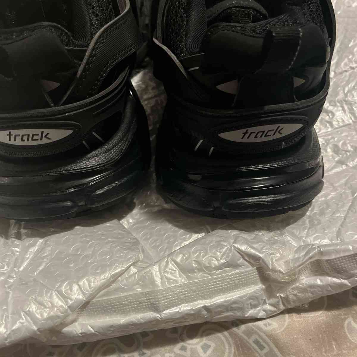 Balenciaga track - Alicia, Arkansas - FleaMarketBay