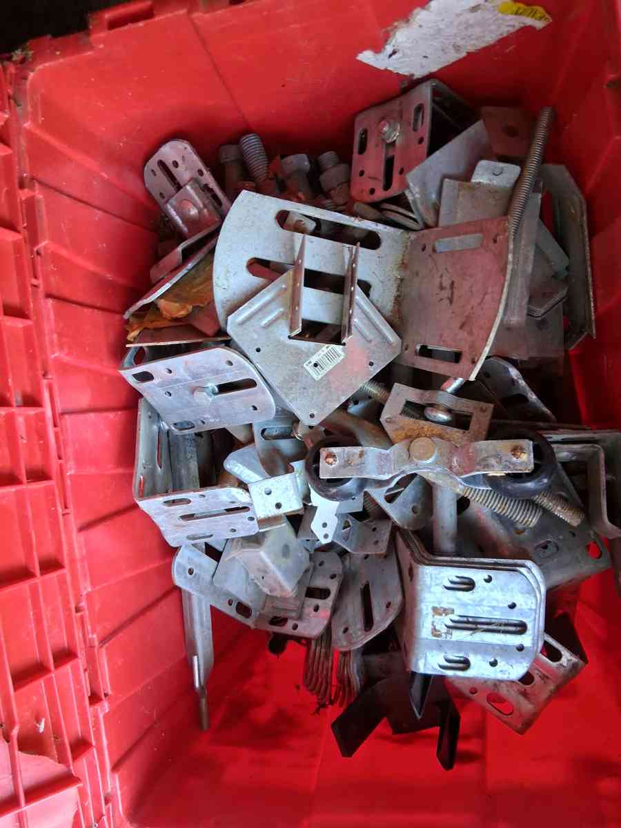 self tapping  screws and nails and washers - Sedro Woolley, Washington - FleaMarketBay