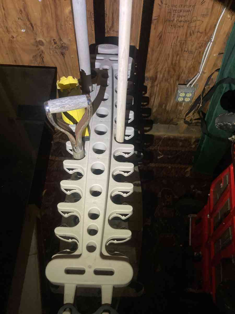 Rubbermaid Deluxe Tool Tower - Essington, Pennsylvania - FleaMarketBay