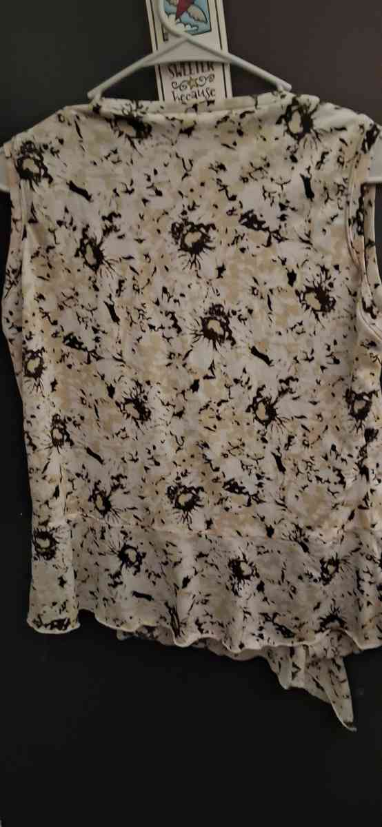 womens shirt - Hudson, Florida - FleaMarketBay