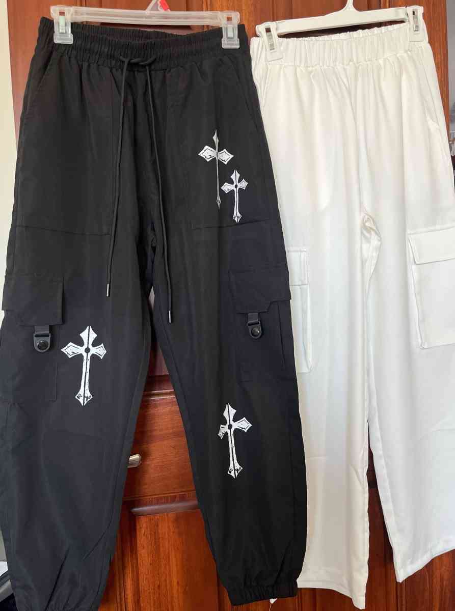 Y2K Cross Graphic  White Cargo Pants Size XS - Willowbrook, Illinois