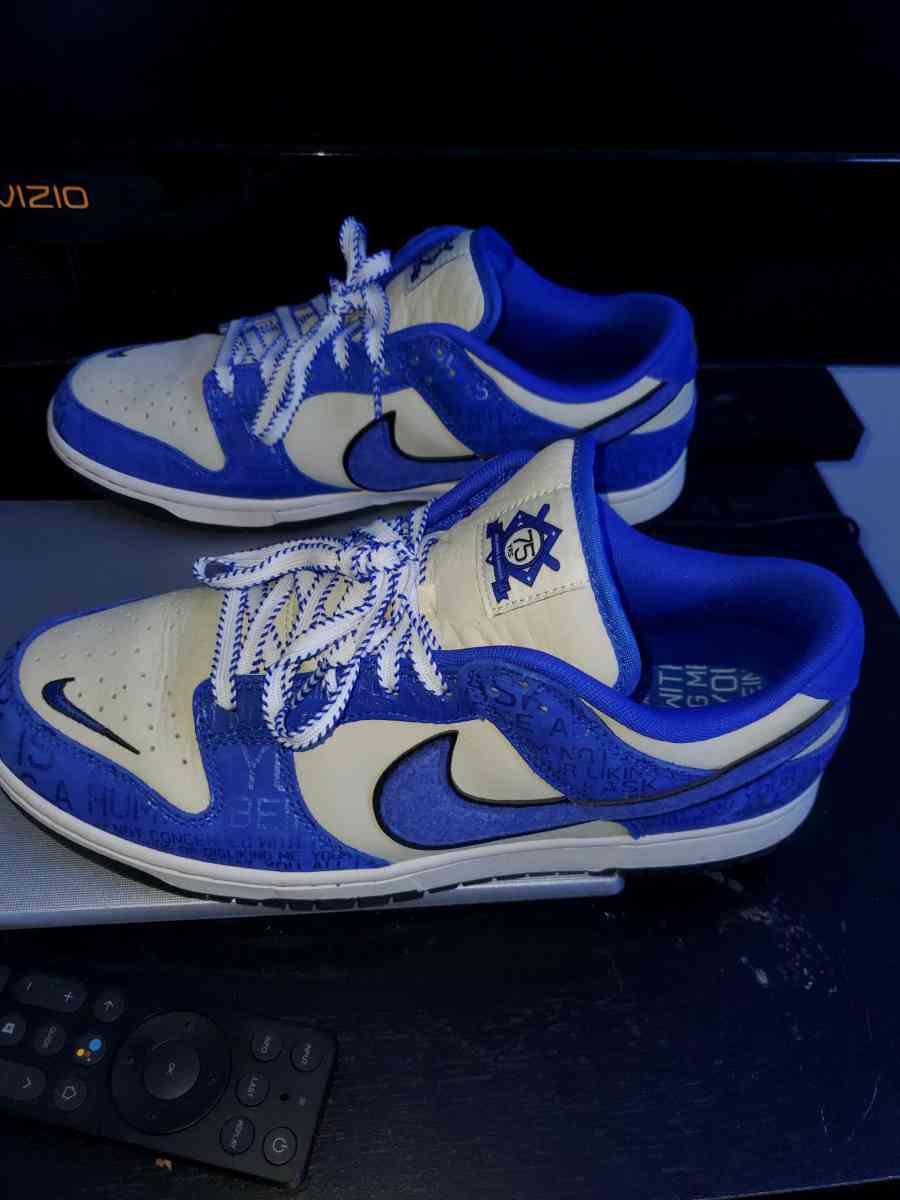 Jackie Robinson 75th anniversary Limited Edition Nike Dunks - Chester Gap, Virginia - FleaMarketBay