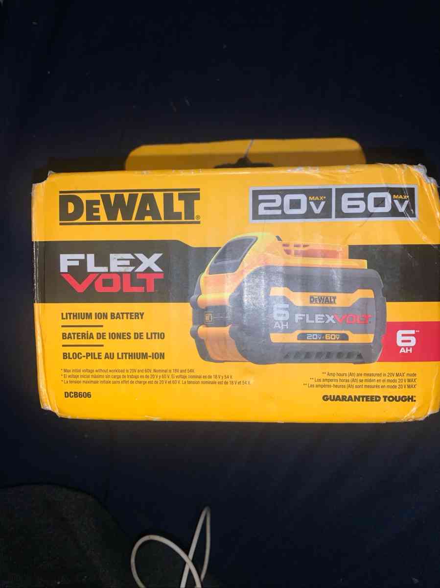Dewalt DCB606 20V 60V Flex Volt 6AH Battery - Campbellsville, Kentucky - FleaMarketBay