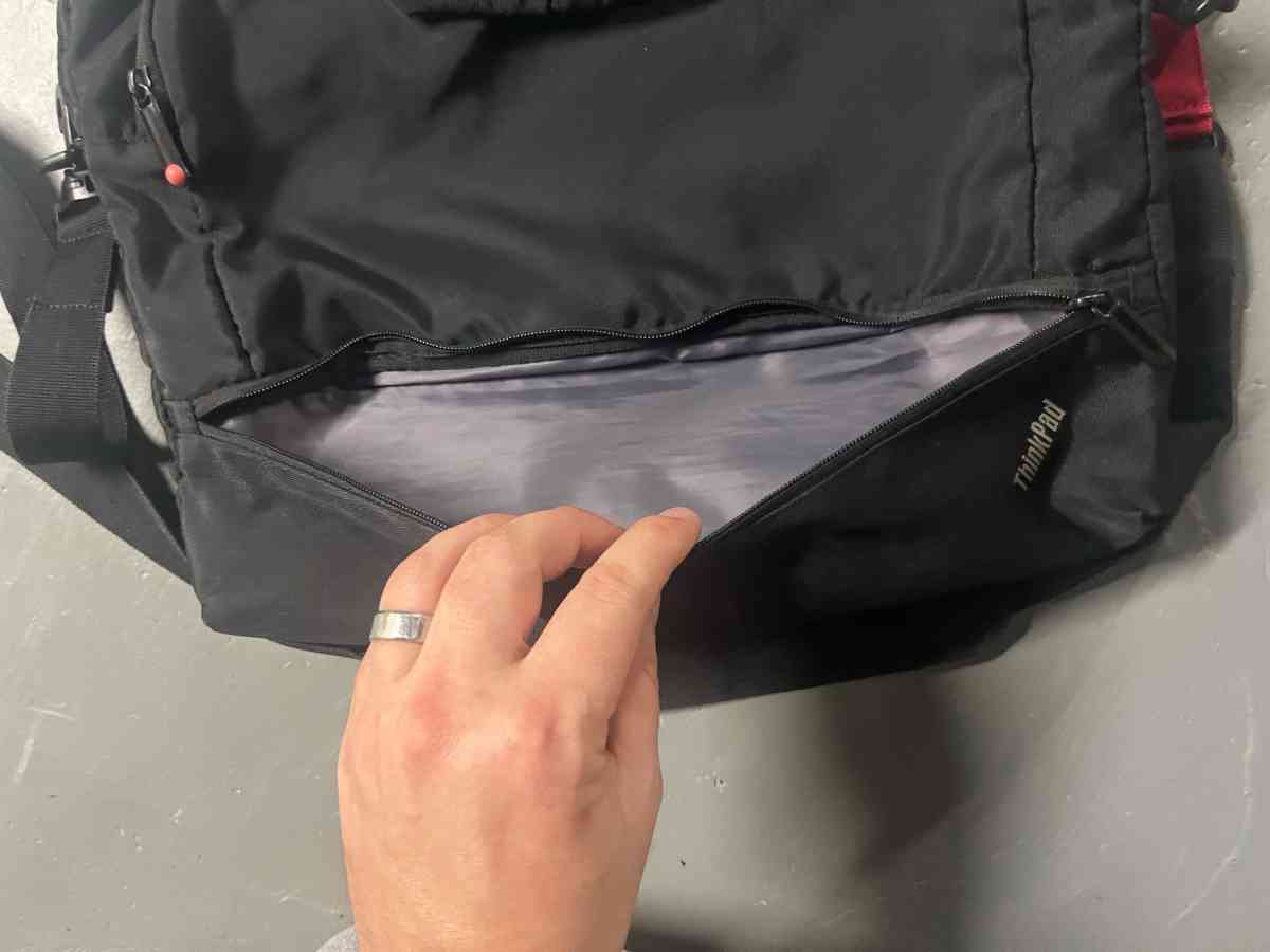 USED  Lenovo Laptop Bag  ThinkPad Pro Docking Station Type 4 - Piscataway, New Jersey - FleaMarketBay