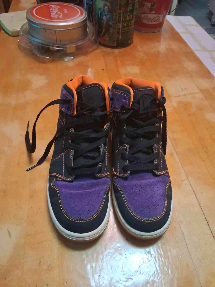 ladies biker jacket and womans jordans - Monroe, Georgia - FleaMarketBay