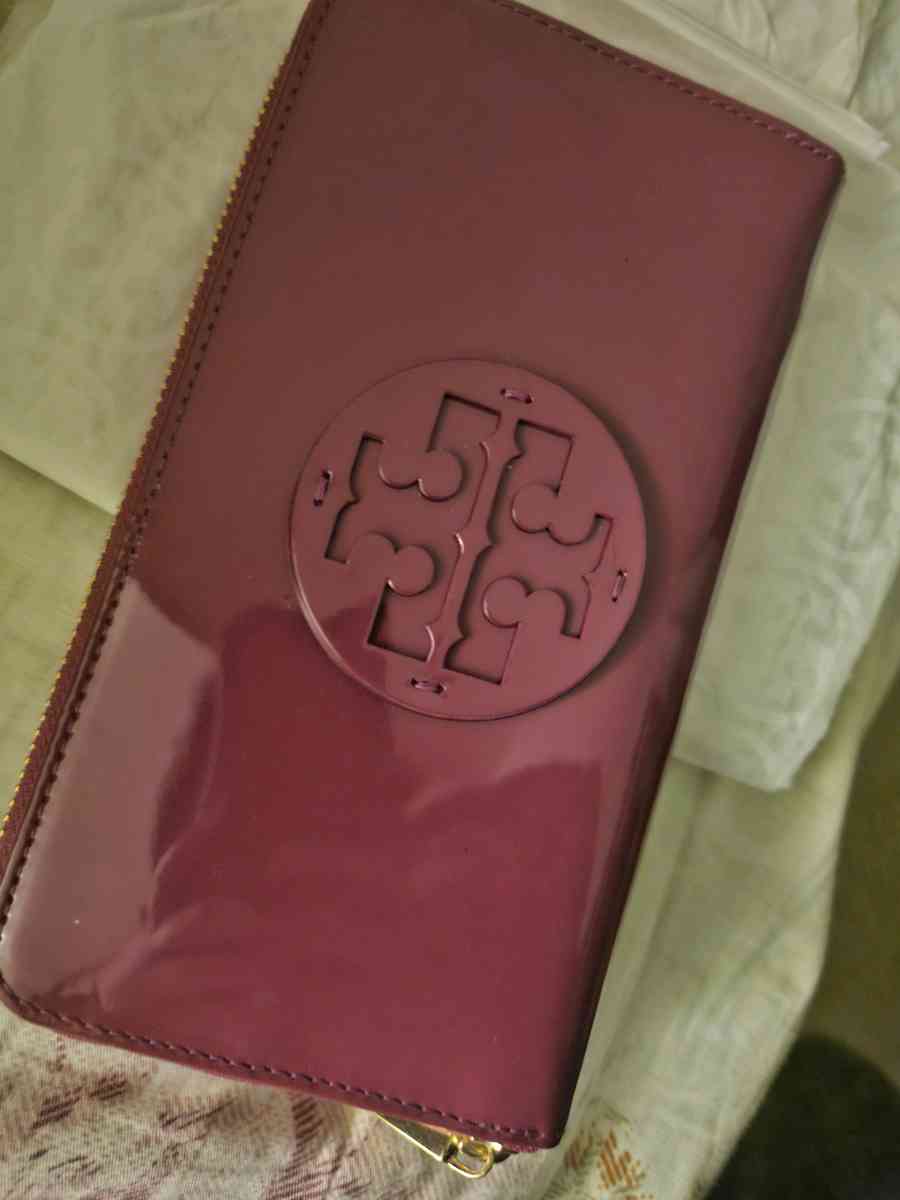 Tory Bruch wallet - Boston, Massachusetts