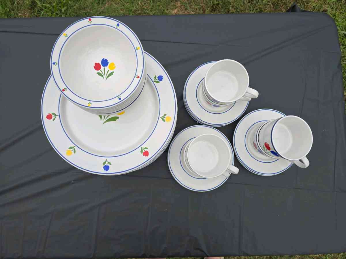 Vintage Tulip Tyme Large Set - Bonifay, Florida - FleaMarketBay