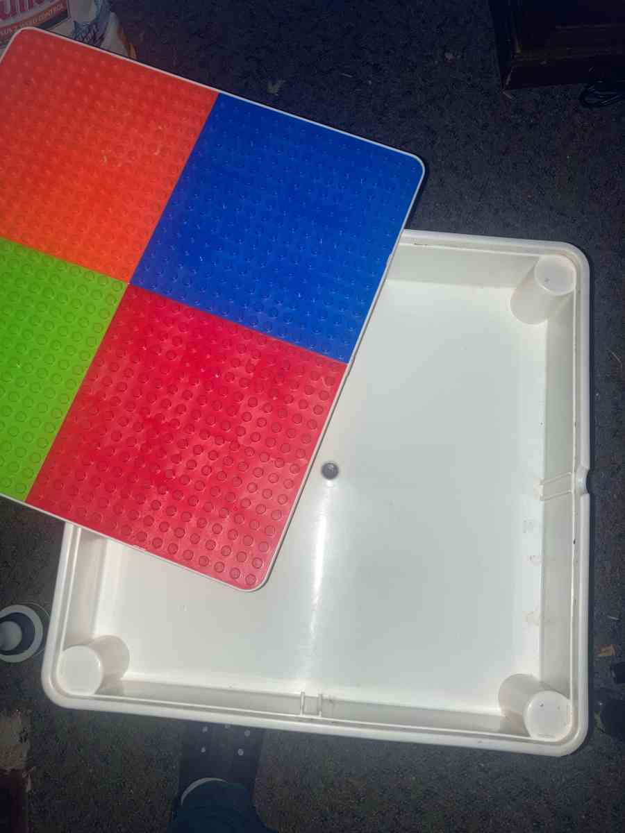 Kids Craft Table - Essington, Pennsylvania - FleaMarketBay