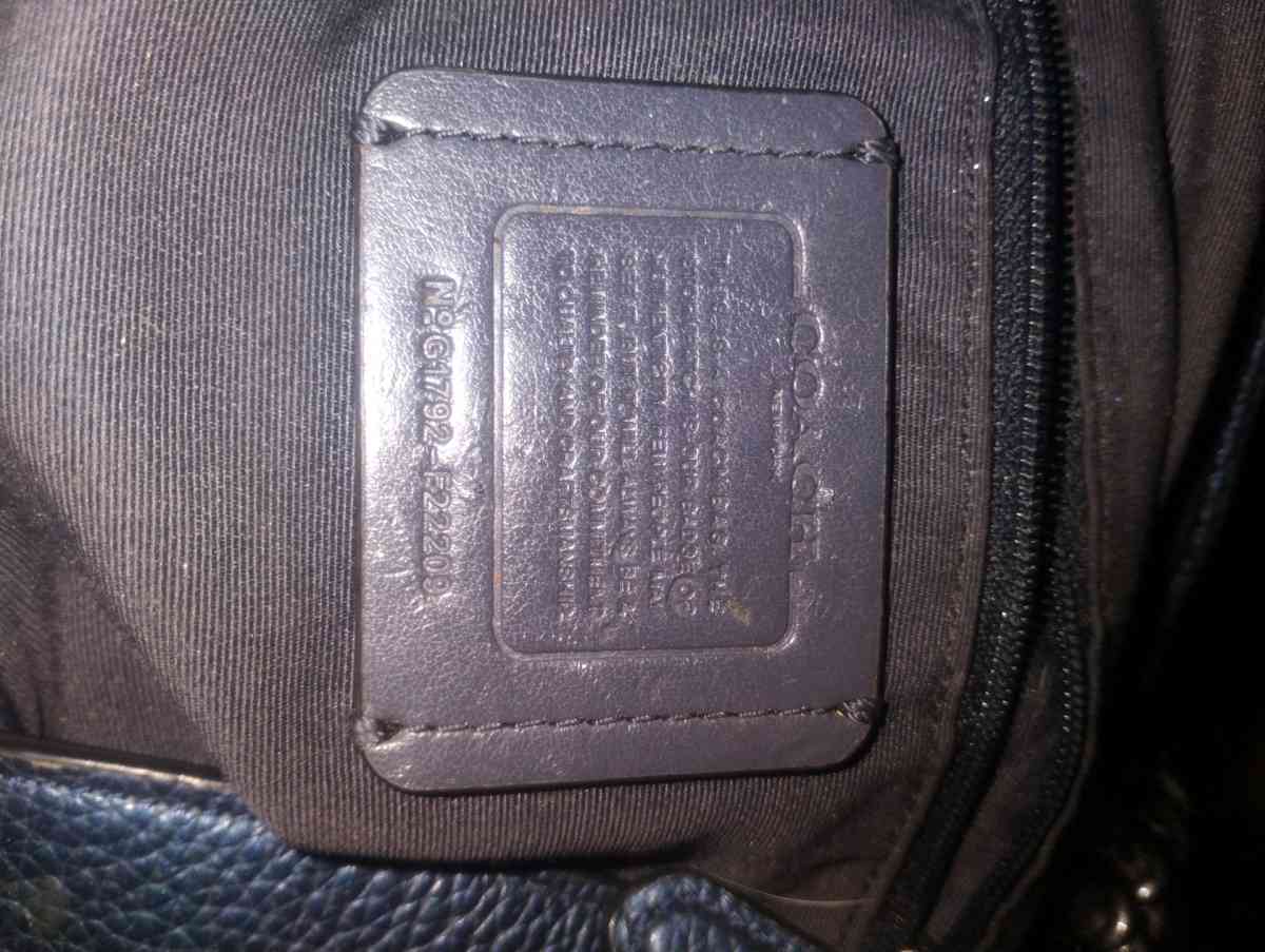 coach metallic blue bag - Columbus, Mississippi - FleaMarketBay