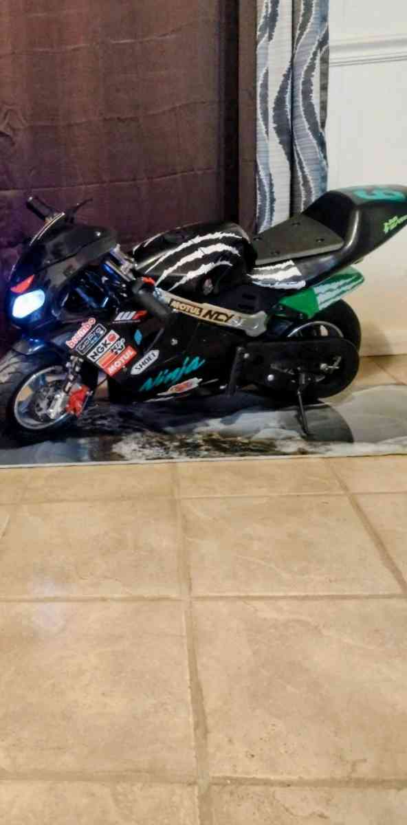 Pocket bike mini motorcycle 49cc gas pocket bike 30 mph - Richton Park, Illinois - FleaMarketBay