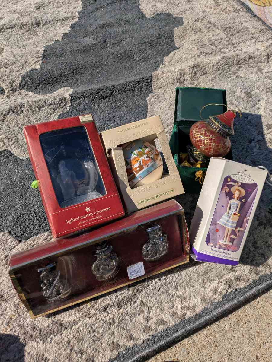 Christmas ornaments - Temple, Texas - FleaMarketBay