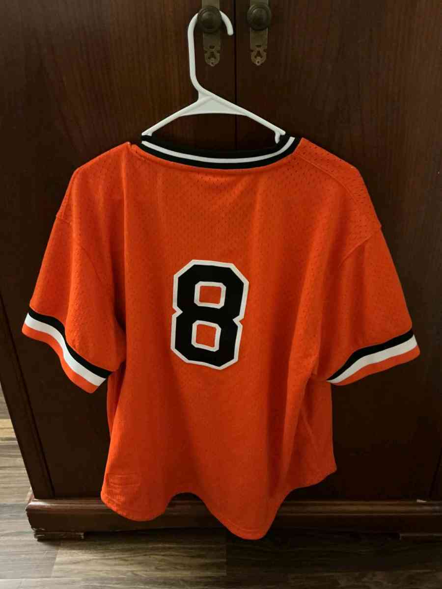 Mens XL Orange 8 Orioles Jersey - Atlanta, Georgia - FleaMarketBay