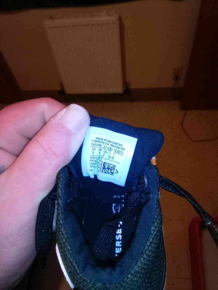 Kids Converse Chuck Taylor Toddler Size 5 Unisex - Portsmouth, Ohio - FleaMarketBay