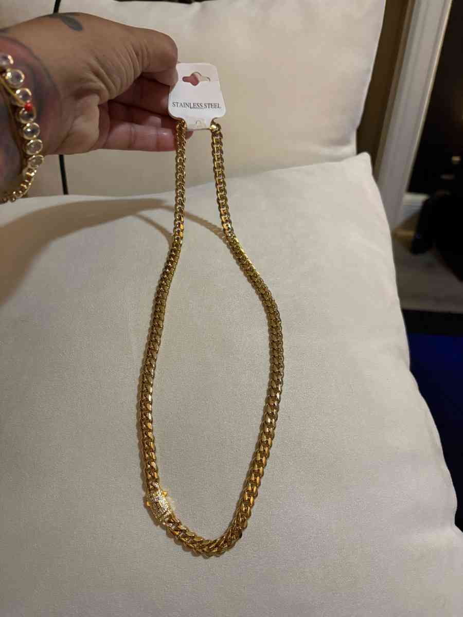 Cuban link stainless steel 24 largo 8mm - West New York, New Jersey - FleaMarketBay