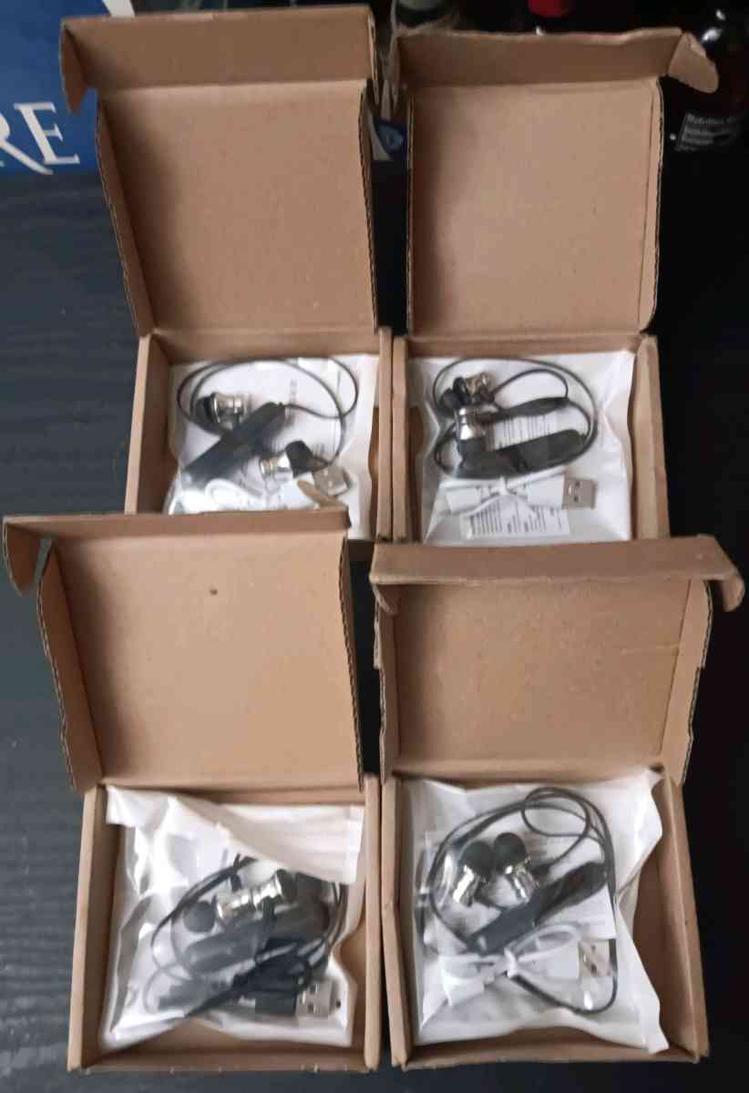 THIN WIRED NECK WIRELESS EARBUDS - Bronx, New York - FleaMarketBay