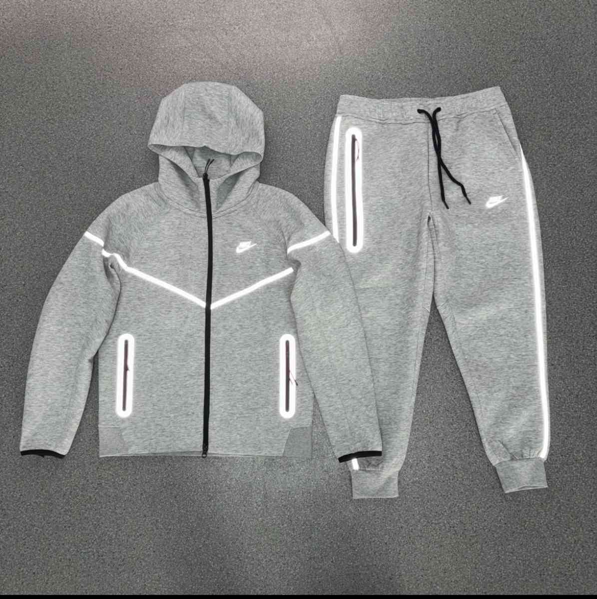 grey Nike tech reflective - Germantown, Maryland