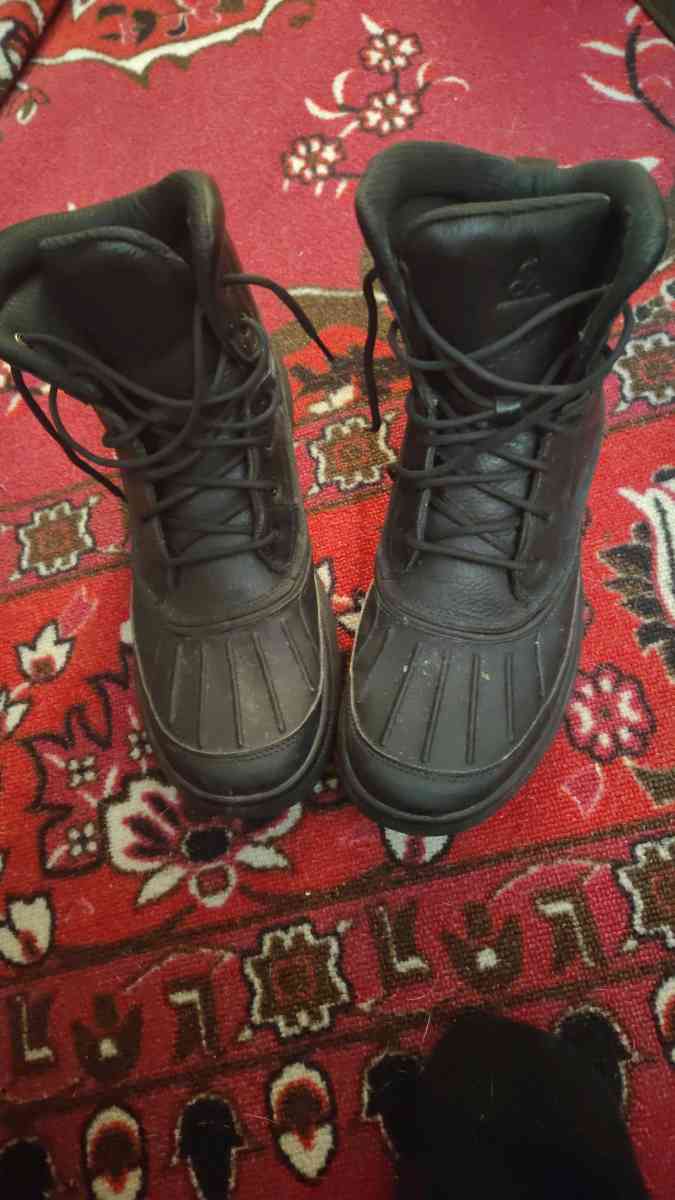 Nike boots - Columbus, Ohio - FleaMarketBay