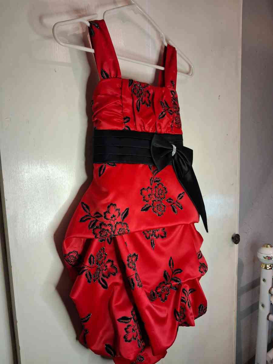 Girls szM Red and black Formal dress - Bridge City, Texas