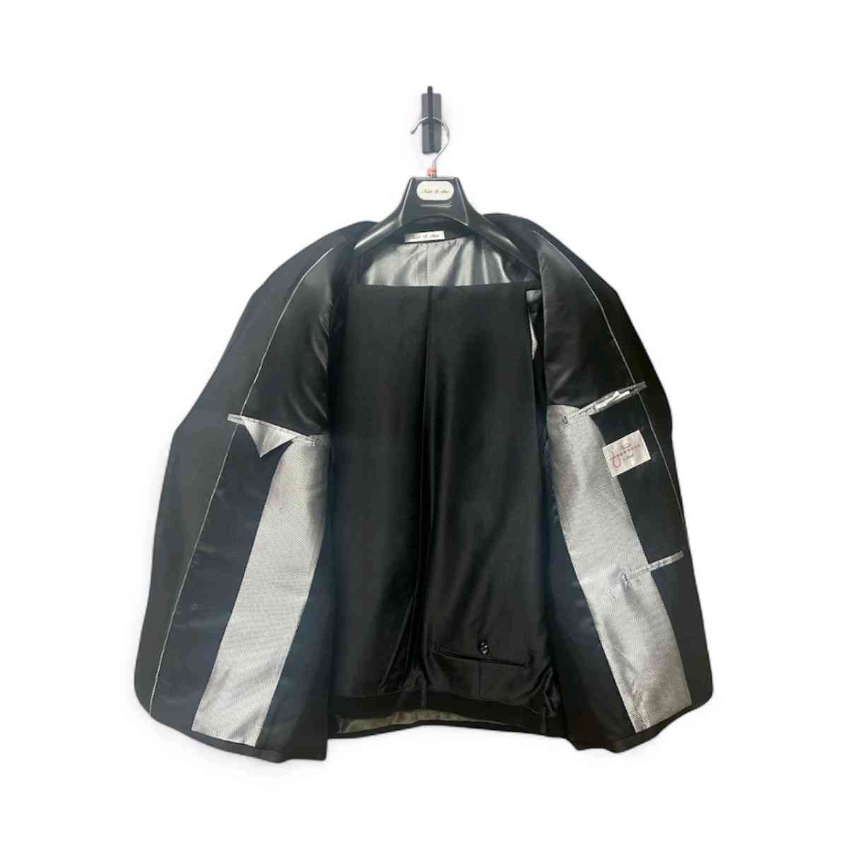 Mans suits - Fayetteville, Georgia - FleaMarketBay