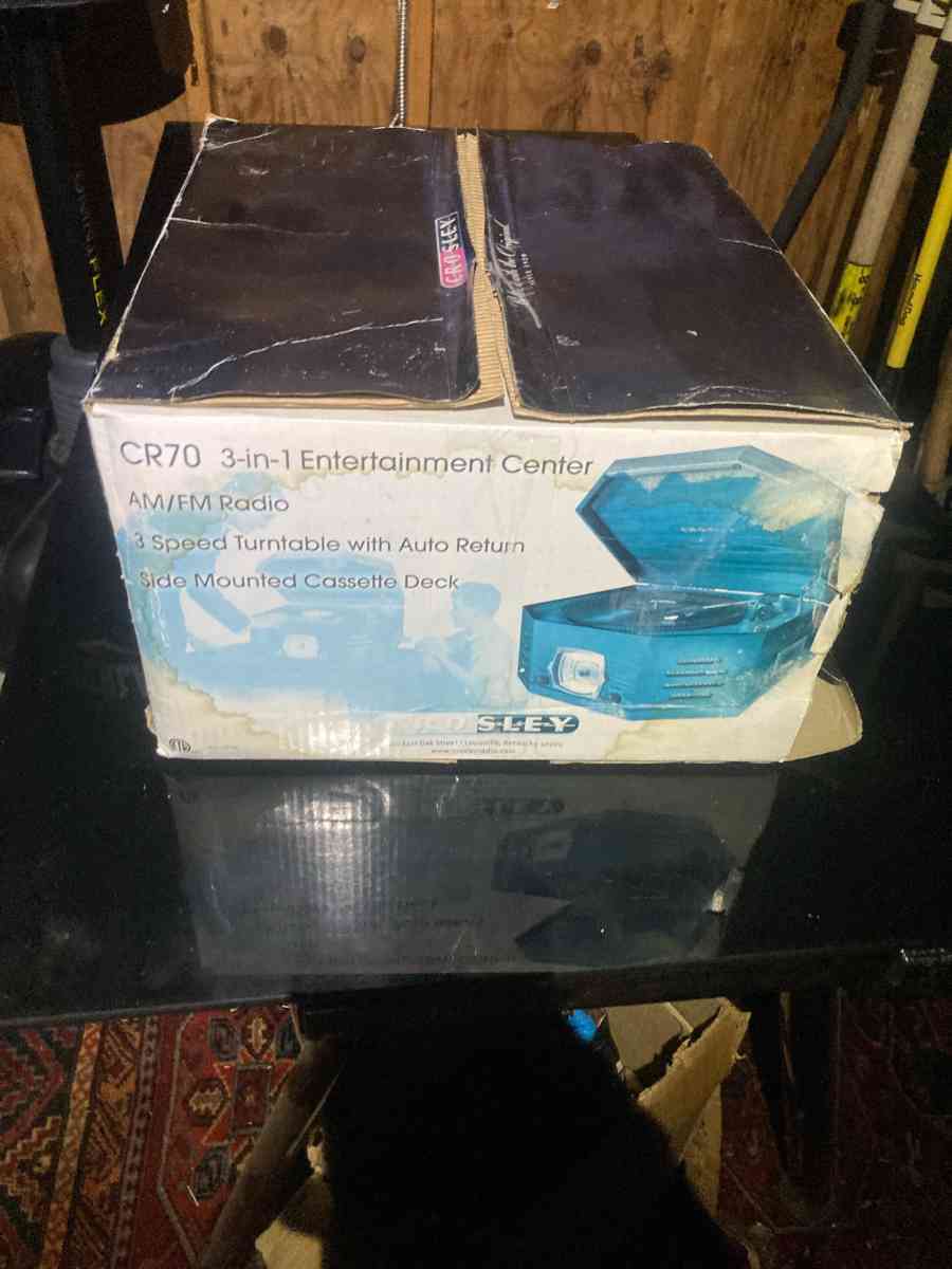 Crosley CR70 3in1 Center - Essington, Pennsylvania - FleaMarketBay