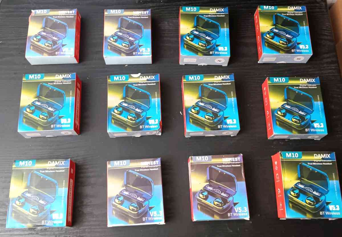 DAMIX M10 POWER BANK CASE EARBUDS - Bronx, New York - FleaMarketBay