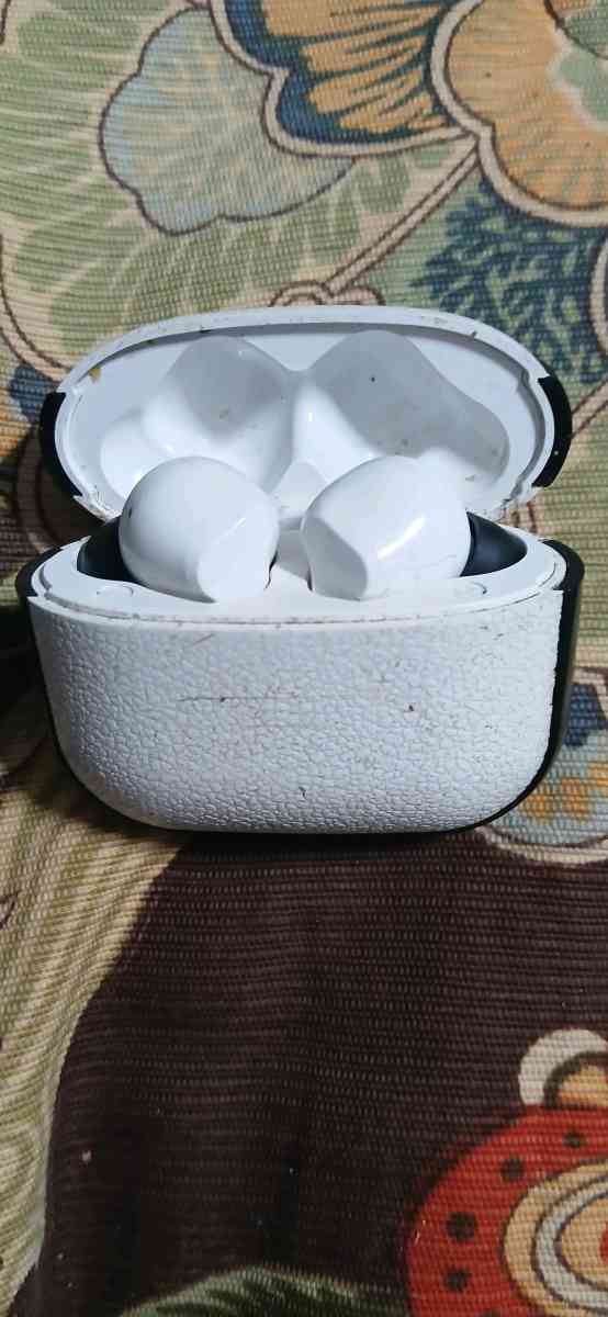 off brand blue tooth wireless earbuds - Atlanta, Georgia - FleaMarketBay