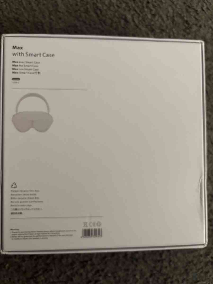 AirPods Max - Sacramento, California - FleaMarketBay